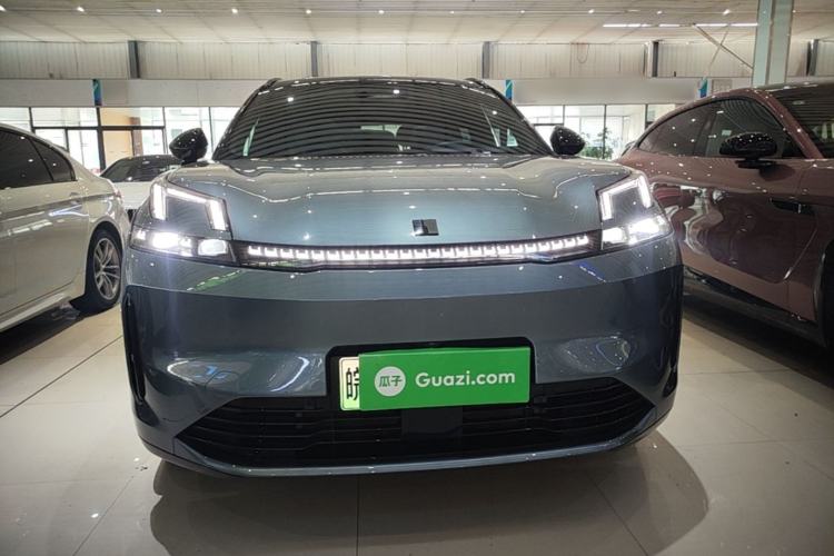 Used Lynk & Co 08 EM-P 2025 220 km All-Wheel-Drive Performance Halo Front