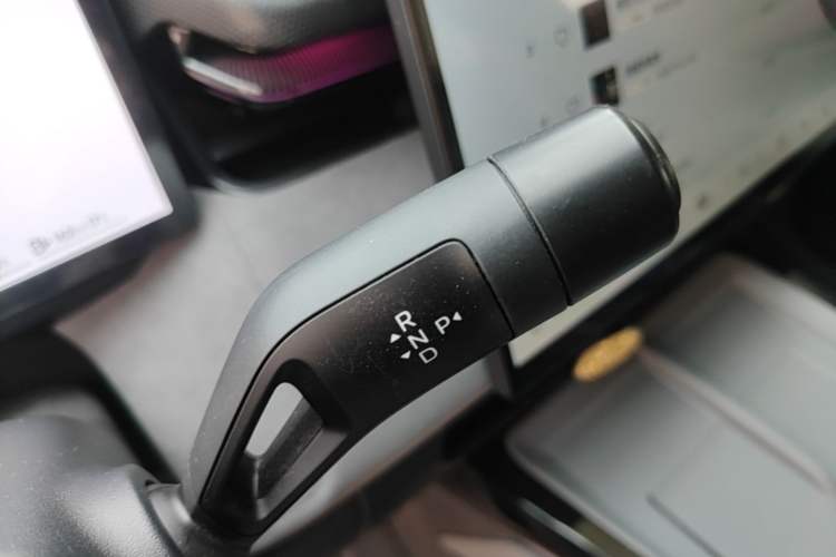 Used Lynk & Co 08 EM-P 2025 120km Long-Range Pro Gear Lever