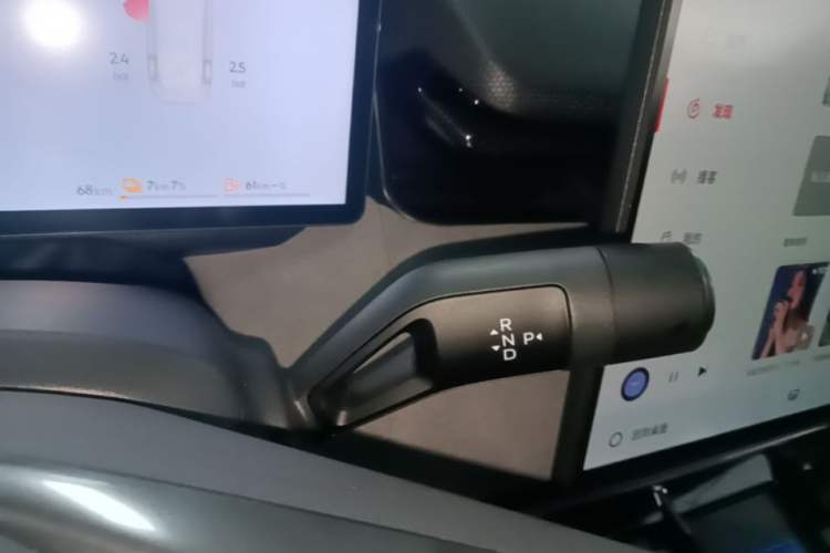 Used Lynk & Co 08 EM-P 2025 120km Long-Range Pro Gear Lever