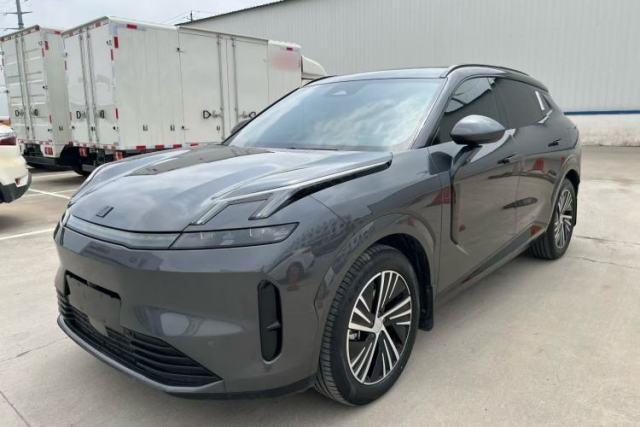 Used Lynk & Co 08 EM-P 2025 120km Long-Range Halo