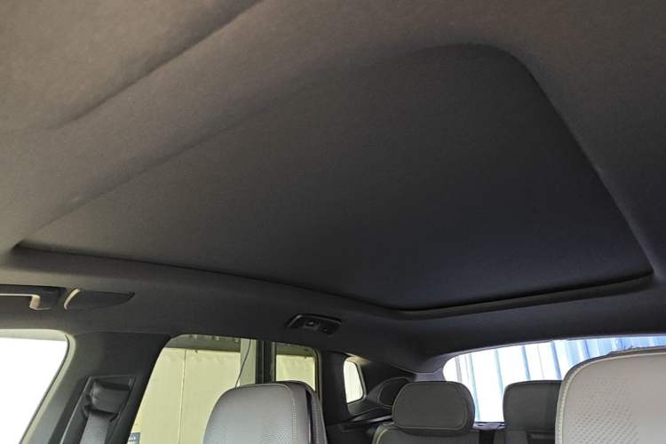 Used Lynk & Co 08 EM-P 2025 120km Long-Range Pro Headliner