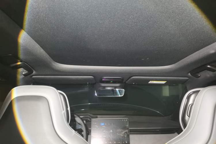 Used Lynk & Co 08 EM-P 2025 120km Long-Range Halo Headliner