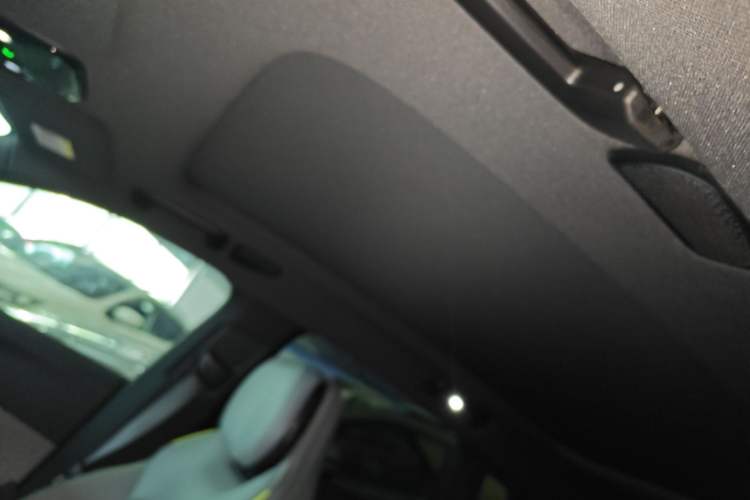 Used Lynk & Co 08 EM-P 2025 120km Long-Range Halo Headliner