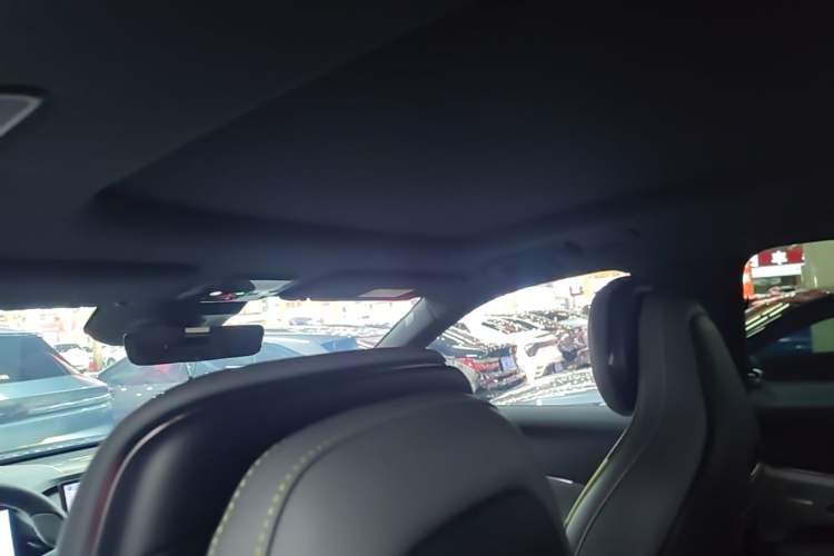 Used Lynk & Co 08 EM-P 2025 120km Long-Range Pro Headliner