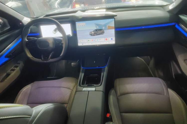Used Lynk & Co 08 EM-P 2025 245 km Ultra-Long Range Pro Interior 1