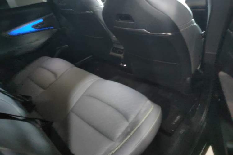 Used Lynk & Co 08 EM-P 2025 245 km Ultra-Long Range Pro Interior 10