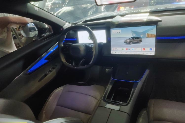 Used Lynk & Co 08 EM-P 2025 245 km Ultra-Long Range Pro Interior 2