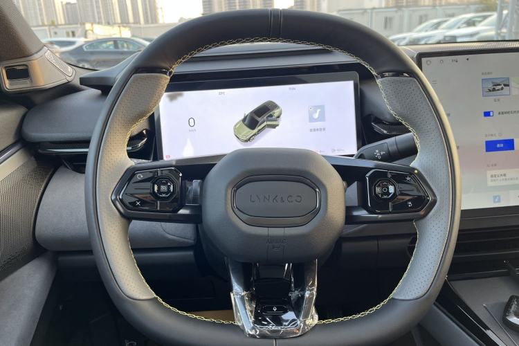 Used Lynk & Co 08 EM-P 2025 245km Ultra-Long Range Halo Interior 3