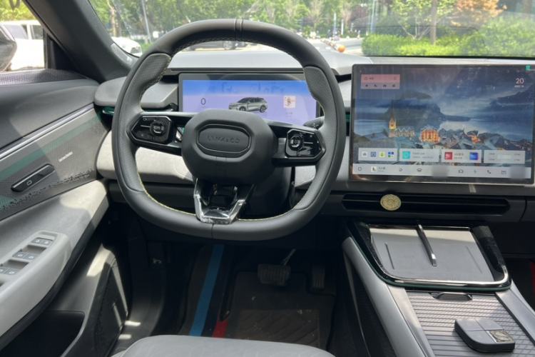Used Lynk & Co 08 EM-P 2025 120km Long-Range Pro Interior 4