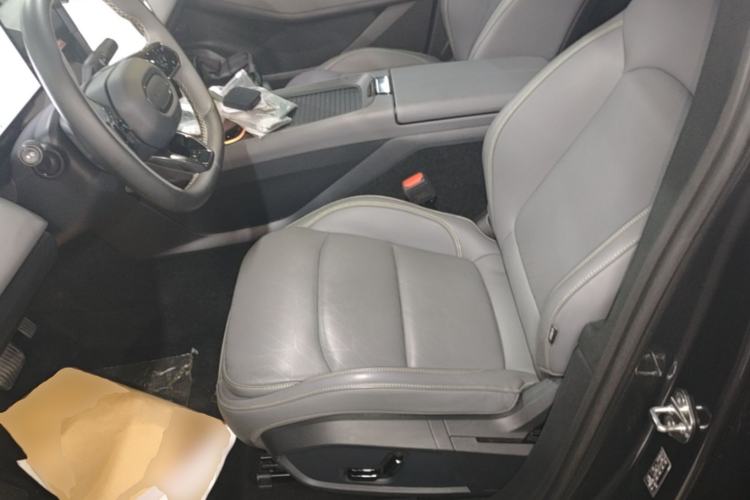 Used Lynk & Co 08 EM-P 2025 120km Long-Range Plus Left Front Seat