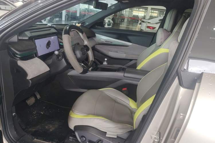 Used Lynk & Co 08 EM-P 2025 245km Ultra-Long Range Halo Left Front Seat