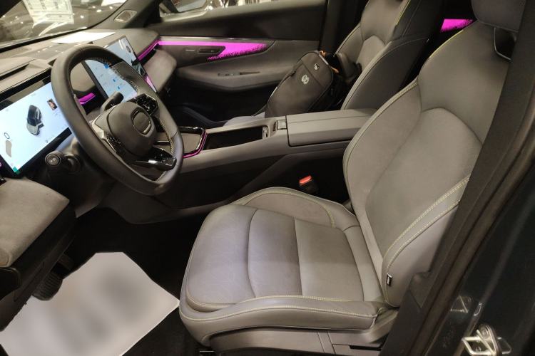 Used Lynk & Co 08 EM-P 2025 245km Ultra-Long Range Halo Left Front Seat