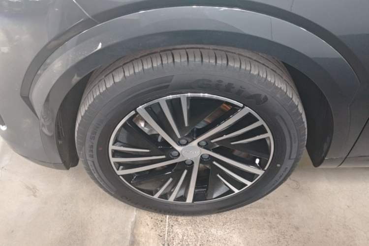 Used Lynk & Co 08 EM-P 2025 120km Long-Range Plus Left Front Wheel Hub