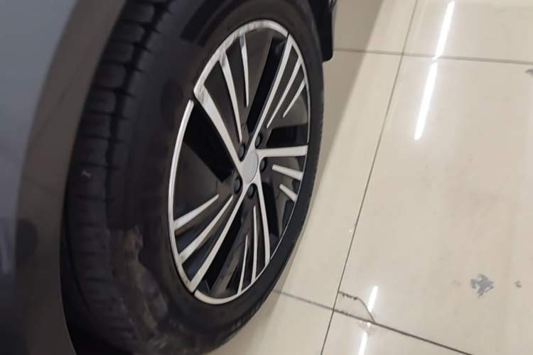 Used Lynk & Co 08 EM-P 2025 120km Long-Range Pro Left Front Wheel Hub