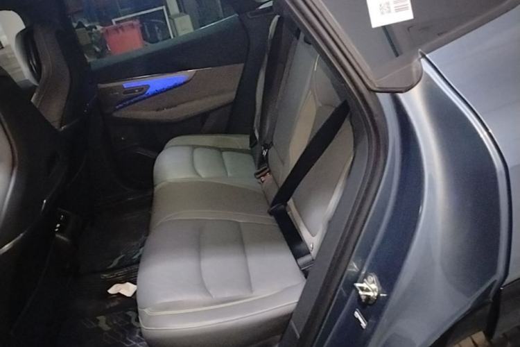 Used Lynk & Co 08 EM-P 2025 220 km All-Wheel-Drive Performance Halo Left Rear Seat