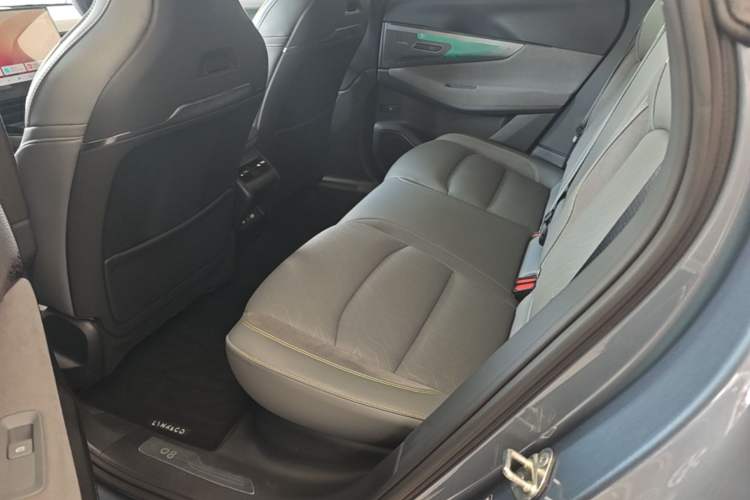 Used Lynk & Co 08 EM-P 2025 245km Ultra-Long Range Halo Left Rear Seat