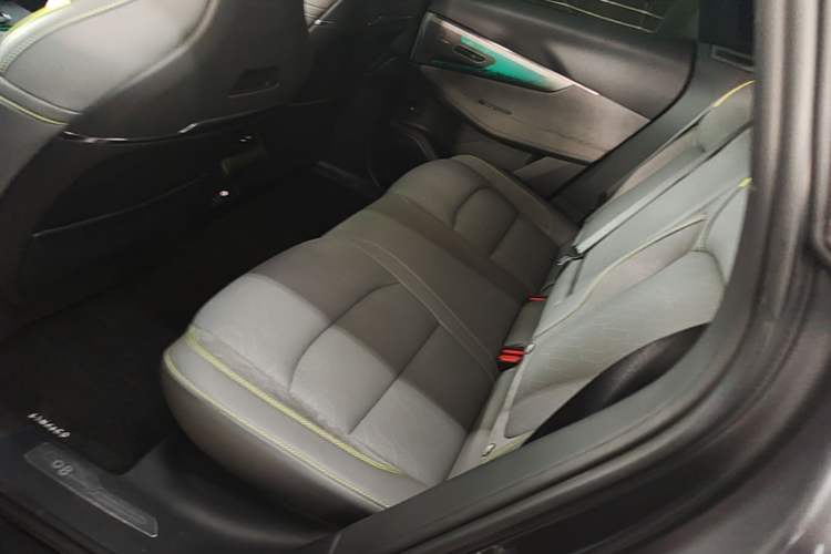 Used Lynk & Co 08 EM-P 2025 120km Long-Range Halo Left Rear Seat