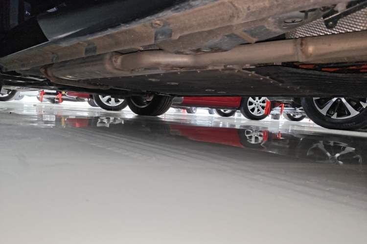 Used Lynk & Co 08 EM-P 2025 120km Long-Range Halo Left Side Sill