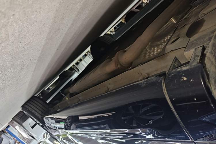 Used Lynk & Co 08 EM-P 2025 120km Long-Range Halo Left Side Sill