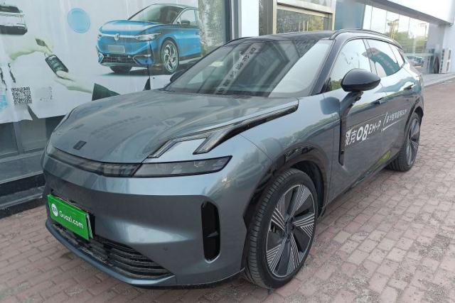 Used Lynk & Co 08 EM-P 2025 220 km All-Wheel-Drive Performance Halo