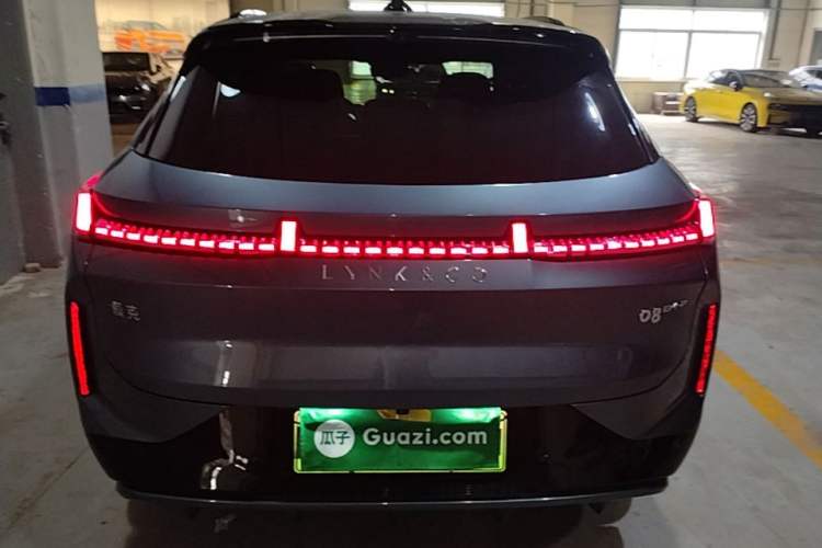 Used Lynk & Co 08 EM-P 2025 220 km All-Wheel-Drive Performance Halo Rear