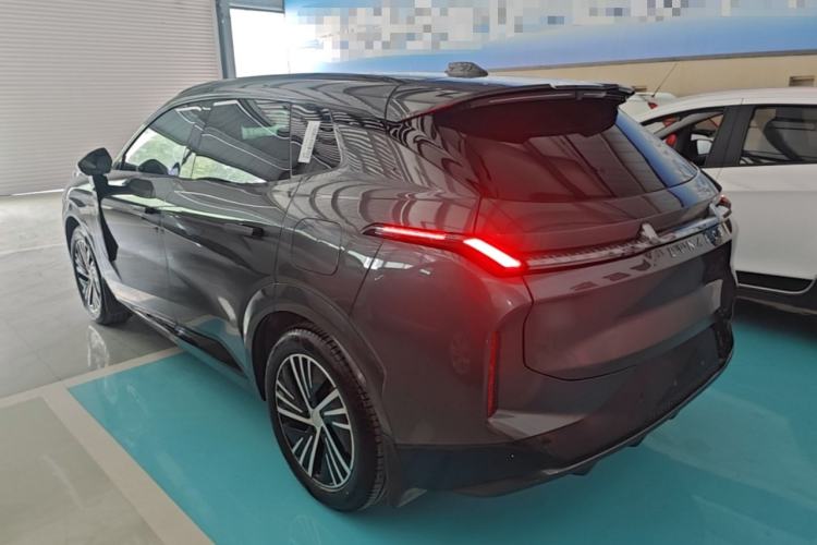 Used Lynk & Co 08 EM-P 2025 120km Long-Range Halo Rear Left 45 Deg