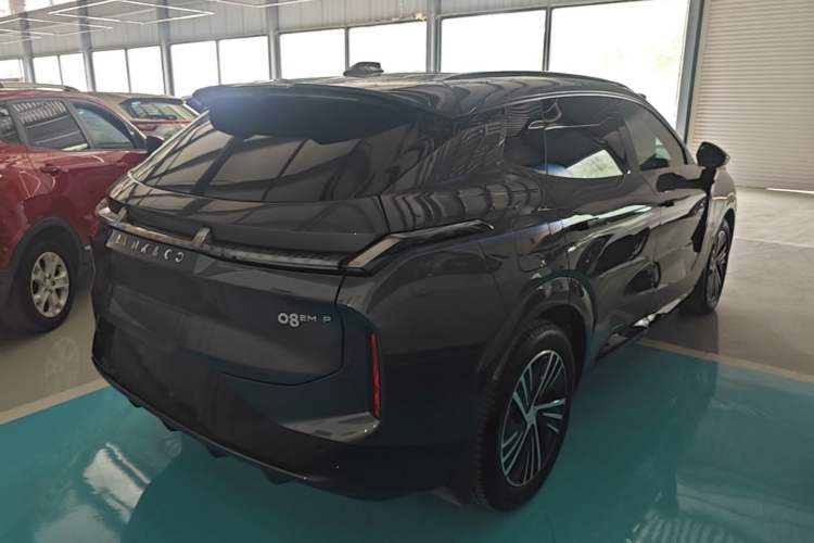 Used Lynk & Co 08 EM-P 2025 120km Long-Range Halo Rear Right 45 Deg