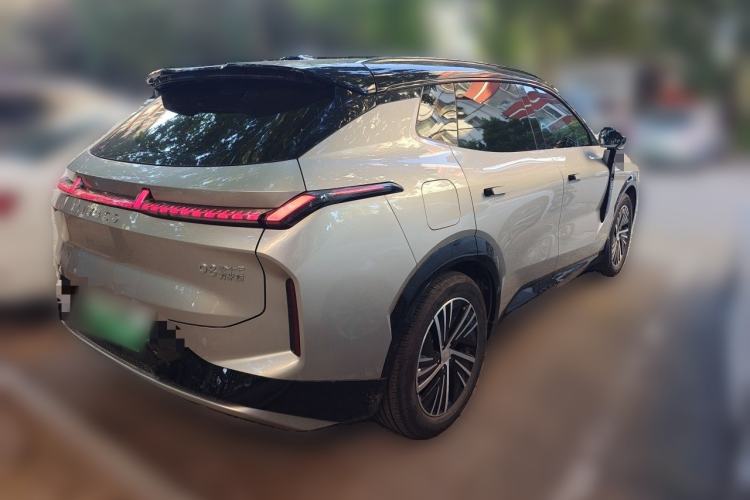 Used Lynk & Co 08 EM-P 2025 120km Long-Range Plus Rear Right 45 Deg
