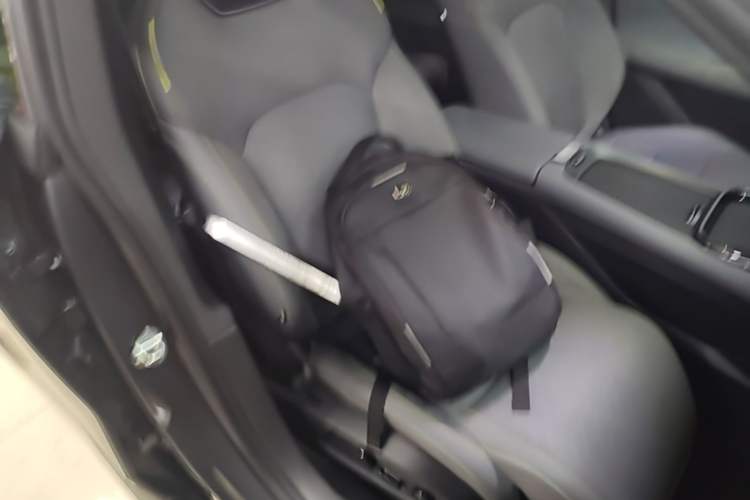 Used Lynk & Co 08 EM-P 2025 120km Long-Range Pro Right Front Seat