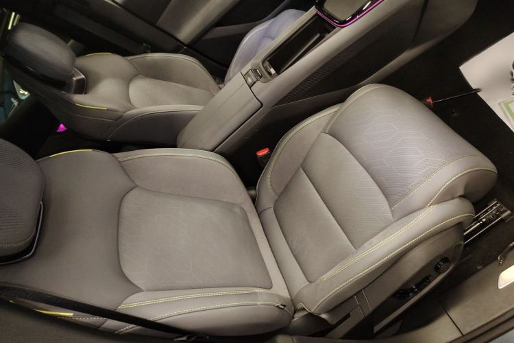 Used Lynk & Co 08 EM-P 2025 245km Ultra-Long Range Halo Right Front Seat