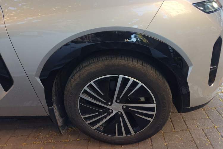 Used Lynk & Co 08 EM-P 2025 120km Long-Range Plus Right Front Wheel Hub