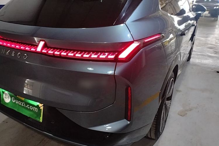 Used Lynk & Co 08 EM-P 2025 220 km All-Wheel-Drive Performance Halo Right Rear Taillight
