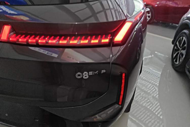 Used Lynk & Co 08 EM-P 2025 120km Long-Range Halo Right Rear Taillight