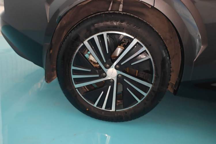 Used Lynk & Co 08 EM-P 2025 120km Long-Range Halo Right Rear Wheel Hub