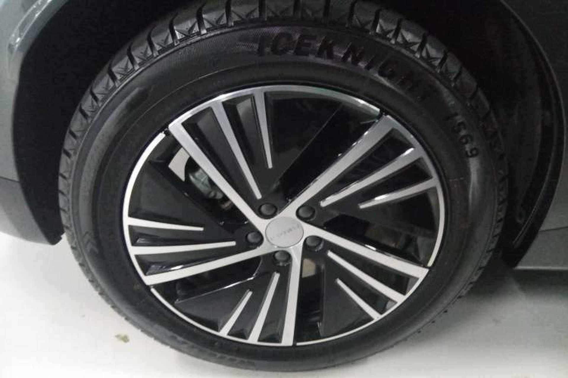 Used Lynk & Co 08 EM-P 2025 120km Long-Range Halo Right Rear Wheel Hub