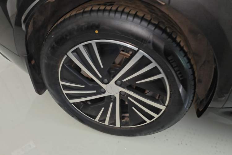 Used Lynk & Co 08 EM-P 2025 120km Long-Range Halo Right Rear Wheel Hub