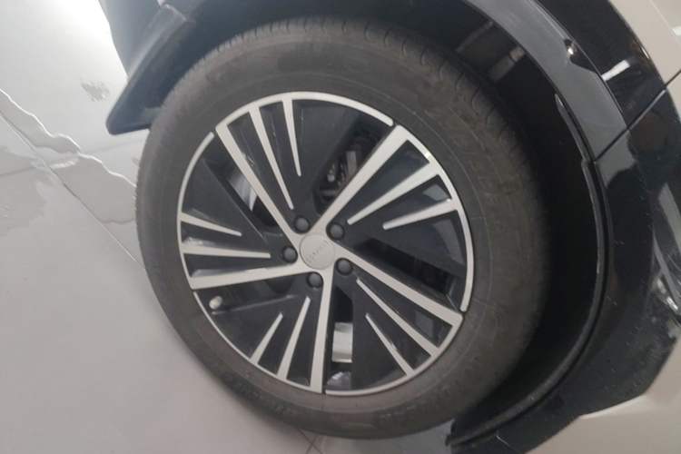 Used Lynk & Co 08 EM-P 2025 245km Ultra-Long Range Halo Right Rear Wheel Hub