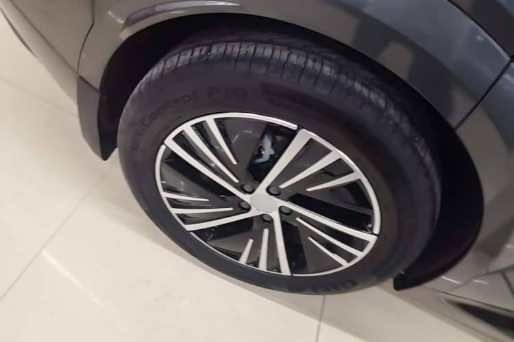 Used Lynk & Co 08 EM-P 2025 120km Long-Range Pro Right Rear Wheel Hub