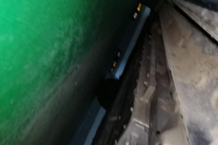 Used Lynk & Co 08 EM-P 2025 120km Long-Range Halo Right Side Sill