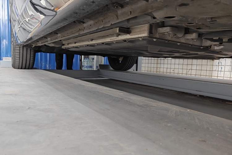 Used Lynk & Co 08 EM-P 2025 120km Long-Range Pro Right Side Sill