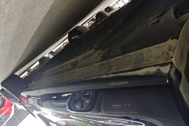Used Lynk & Co 08 EM-P 2025 120km Long-Range Halo Right Side Sill