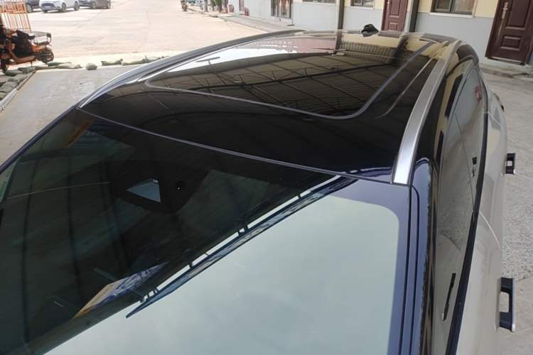 Used Lynk & Co 08 EM-P 2025 120km Long-Range Pro Roof
