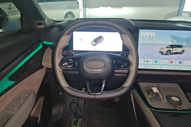 Used Lynk & Co 08 EM-P 2025 120km Long-Range Halo Steering Wheel
