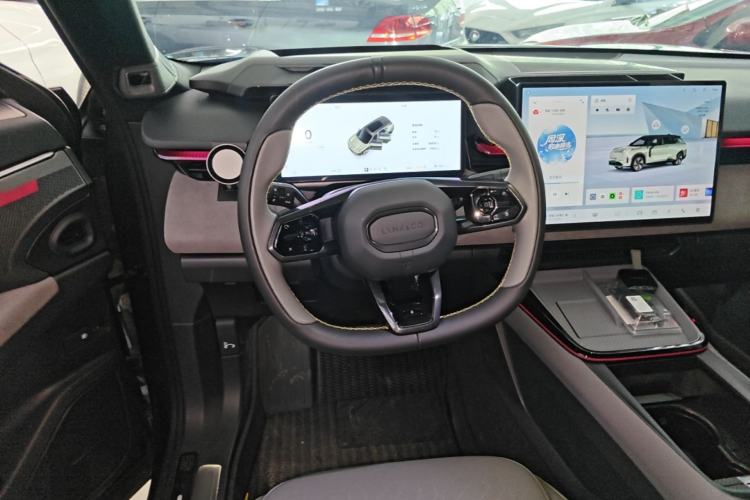 Used Lynk & Co 08 EM-P 2025 120km Long-Range Halo Steering Wheel