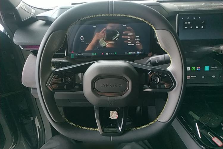 Used Lynk & Co 08 EM-P 2025 120km Long-Range Halo Steering Wheel
