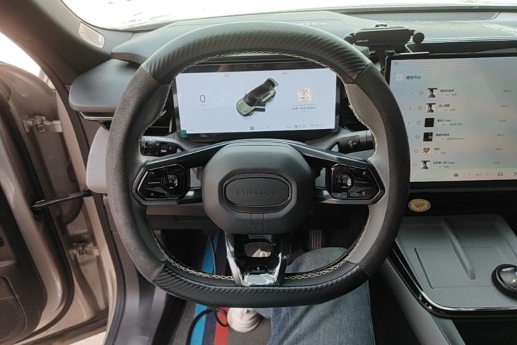 Used Lynk & Co 08 EM-P 2025 120km Long-Range Pro Steering Wheel