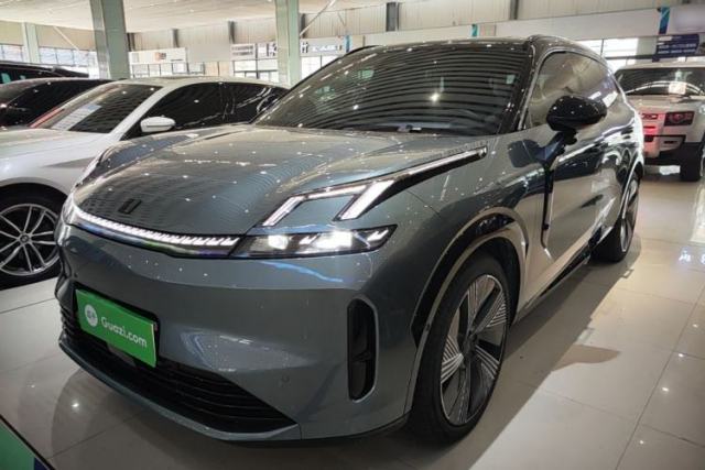 Used Lynk & Co 08 EM-P 2025 220 km All-Wheel-Drive Performance Halo