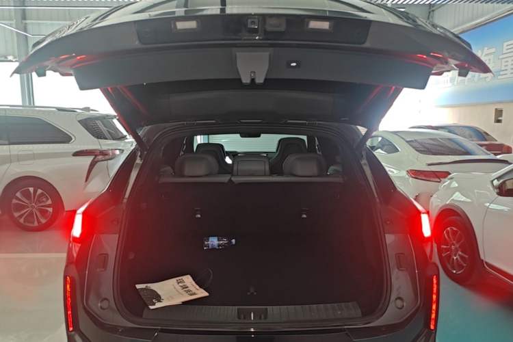 Used Lynk & Co 08 EM-P 2025 120km Long-Range Halo Trunk