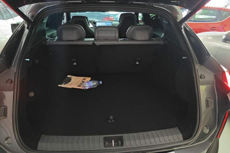 Used Lynk & Co 08 EM-P 2025 120km Long-Range Halo Trunk