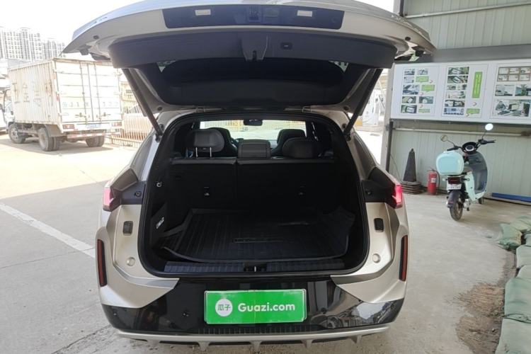 Used Lynk & Co 08 EM-P 2025 120km Long-Range Pro Trunk